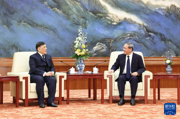 李强会见泰国国王哇集拉隆功