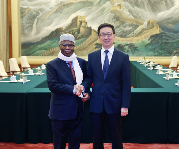 韩正会见伊斯兰合作组织秘书长塔哈