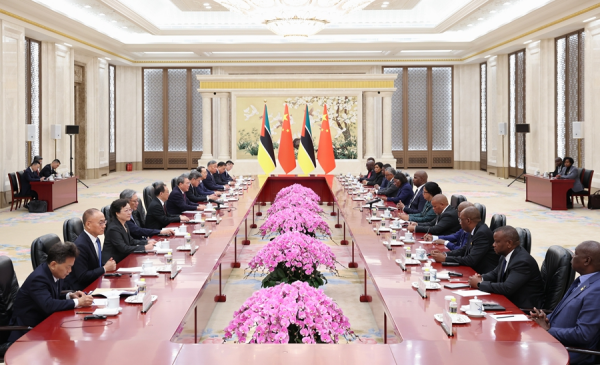 李强会见莫桑比克总统查波相关图片