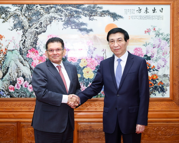 王沪宁会见孟加拉国外交部长卡利勒相关图片