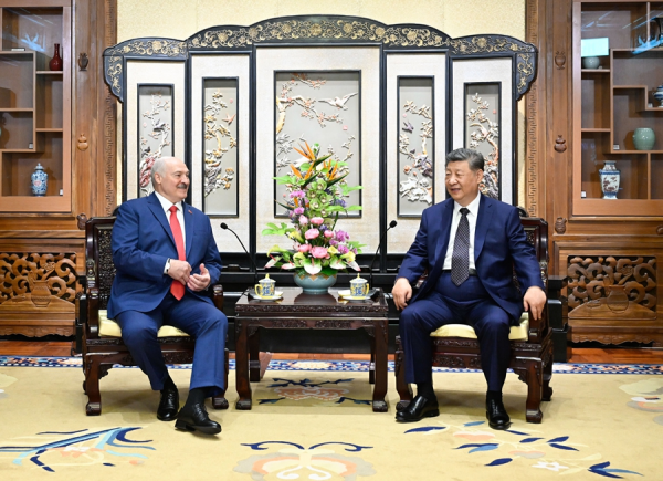 习近平会见白俄罗斯总统卢卡申科相关图片